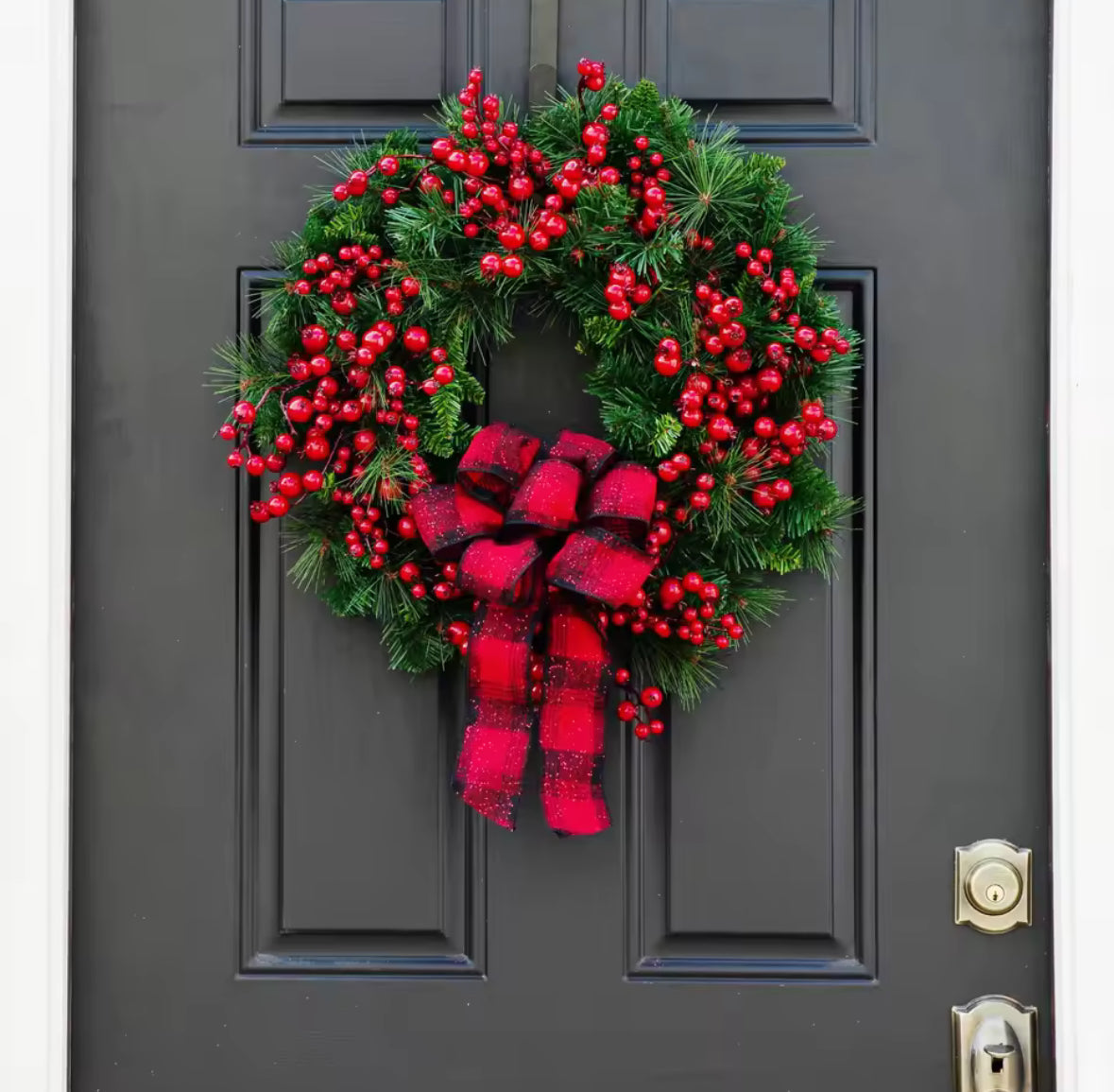 🎄 Ziemassvētku Mākslīgais Sarkano Ogu Vainags ar Sarkanu Lenti ✨