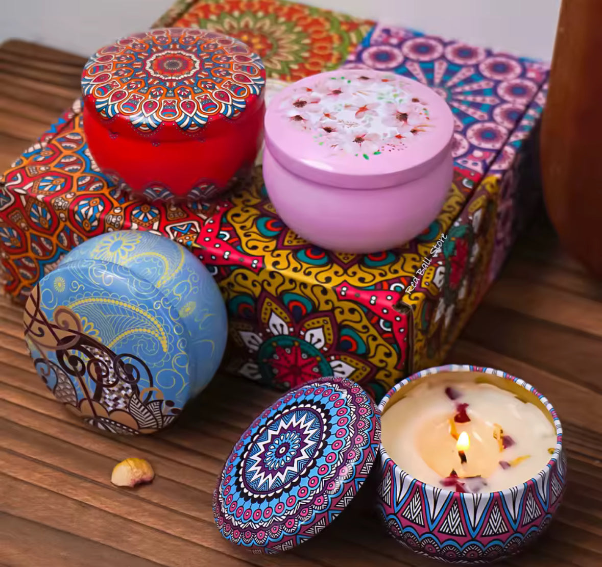 🌙 Aromātisko Sveču Dāvanu Komplekts (4 gab.) – Austrumu Raksti un Smaržas | Roku darbs, Bez Dūmiem, Romantisks Noskaņojums ✨